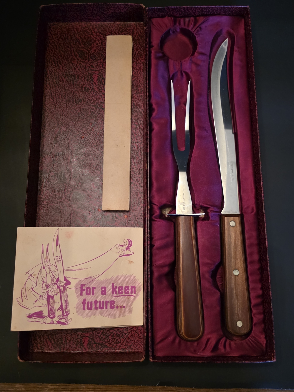 Keen Carving Knife and Fork Set with Brown Handles and Silver Blades